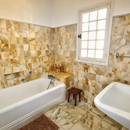 La Rara Centre * Beaulieu-sur-Mer